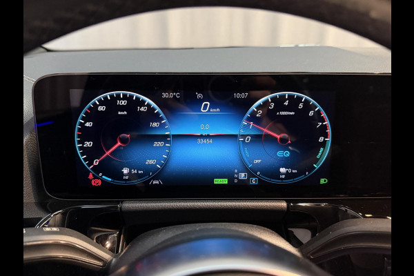 Mercedes-Benz B-Klasse 250 e AMG Line 18''/Dodehoek/Camera/Keyless/Sfeerverlichting/DAB/PDC v+a/Stoelverwarming/Apple Carplay & Android Auto