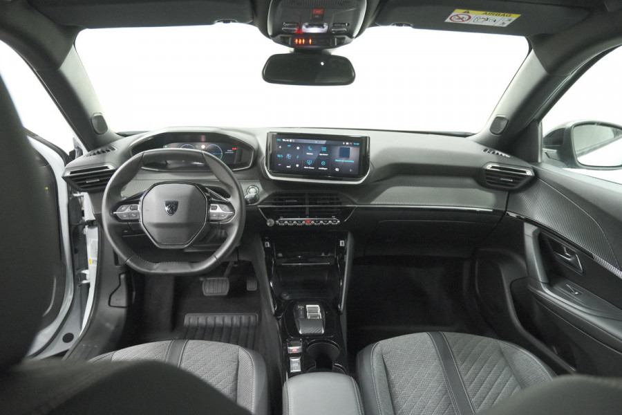 Peugeot e-2008 EV Allure Avantage 54 kWh | 97,6% SOH | 11 KW Lader | Apple Carplay | Parkeersensoren
