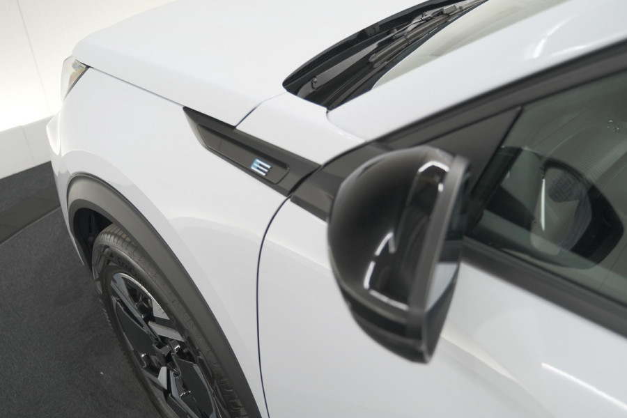 Peugeot e-2008 EV Allure Avantage 54 kWh | 97,6% SOH | 11 KW Lader | Apple Carplay | Parkeersensoren