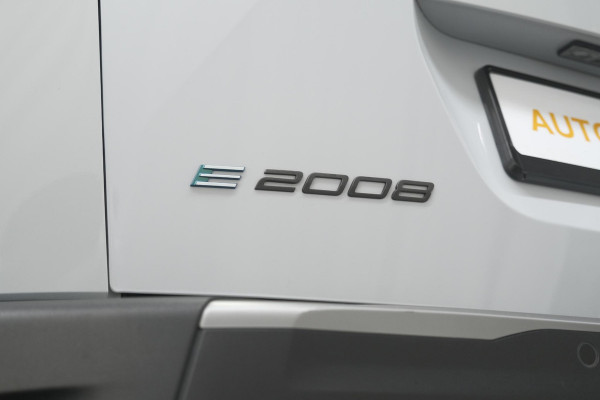 Peugeot e-2008 EV Allure Avantage 54 kWh | 97,6% SOH | 11 KW Lader | Apple Carplay | Parkeersensoren