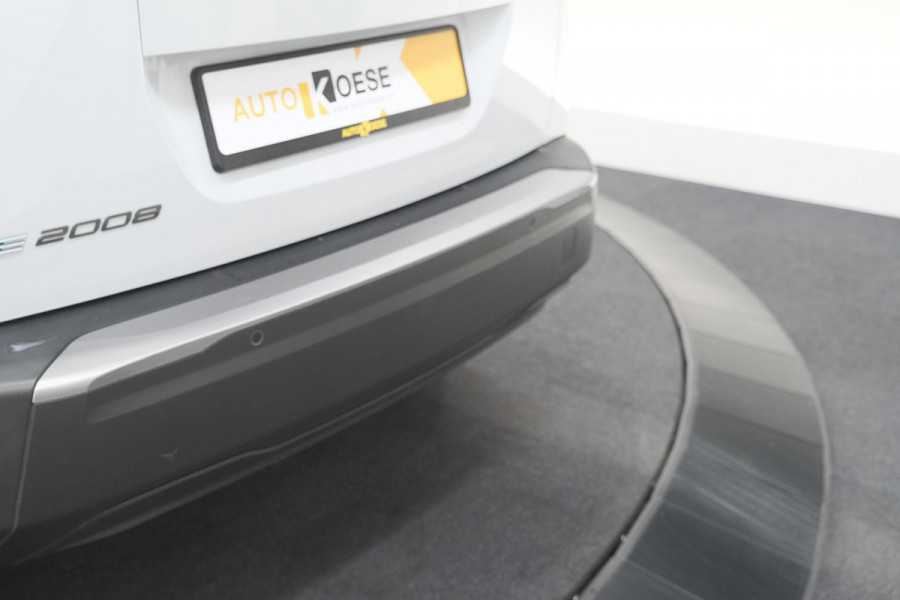 Peugeot e-2008 EV Allure Avantage 54 kWh | 97,6% SOH | 11 KW Lader | Apple Carplay | Parkeersensoren
