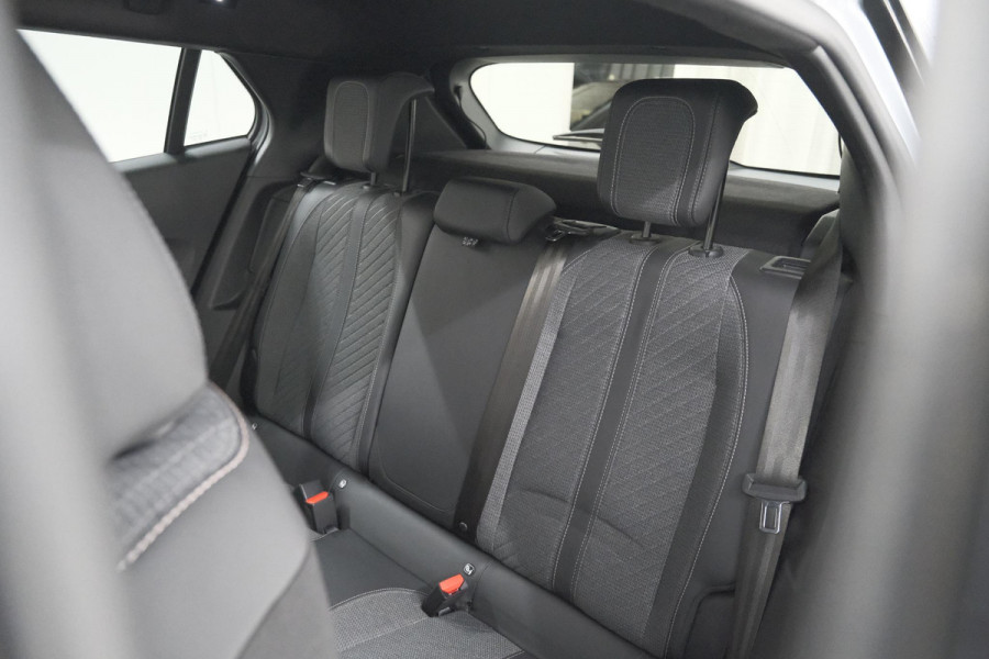 Peugeot e-2008 EV Allure Avantage 54 kWh | 97,6% SOH | 11 KW Lader | Apple Carplay | Parkeersensoren