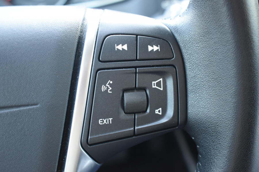 Volvo V40 T2 122PK Automaat Momentum / Navigatie / Stoelverwarming / Achteruitrijcamera / LED koplampen / Parkeersensoren V+A / Cruise Control