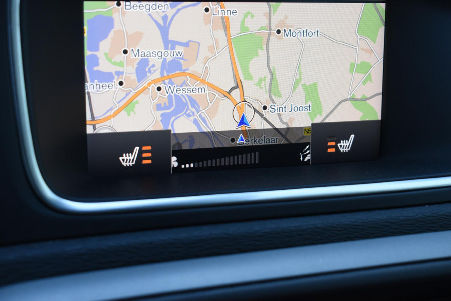 Volvo V40 T2 122PK Automaat Momentum / Navigatie / Stoelverwarming / Achteruitrijcamera / LED koplampen / Parkeersensoren V+A / Cruise Control