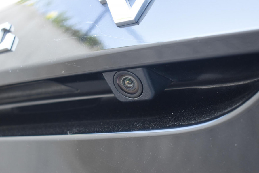 Volvo V40 T2 122PK Automaat Momentum / Navigatie / Stoelverwarming / Achteruitrijcamera / LED koplampen / Parkeersensoren V+A / Cruise Control