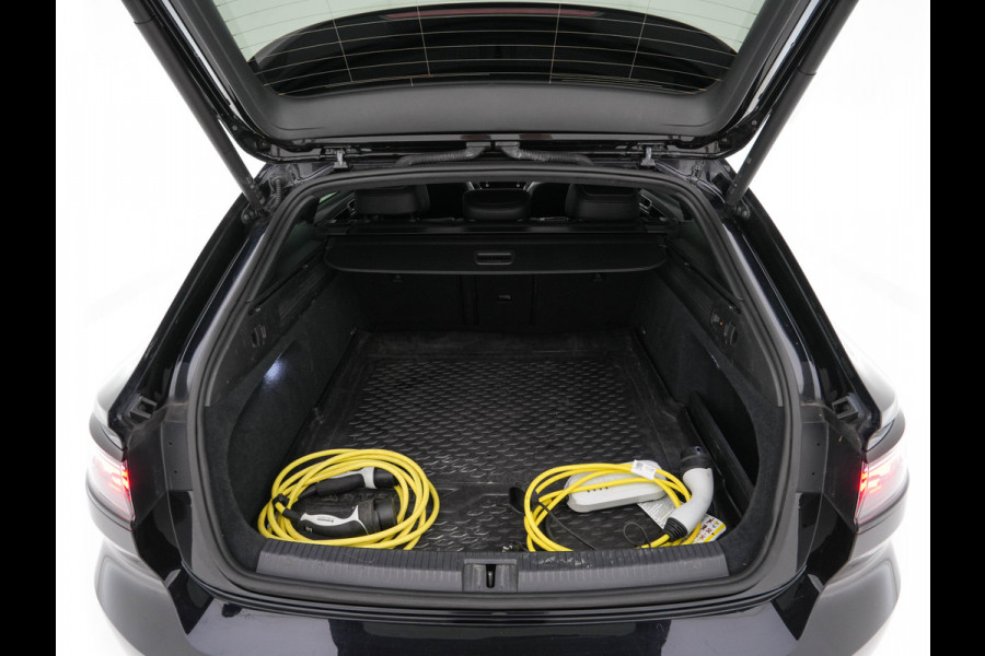 Volkswagen Arteon Shooting Brake 1.4 TSI eHybrid R-Line Business (Plug-in) {SoH-90%} (INCL-BTW) *PANO | LEATHER-ARTVELOURS | FULL-LED | CAMERA | ADAPTIVE-CRUISE | HEATED-SPORTSEATS | KEYLESS | NAVI-FULLMAP | PRIVACYGLASS | SHIFTPADDLES | DIGI-COCKPIT | TOWBAR | 18''ALU*