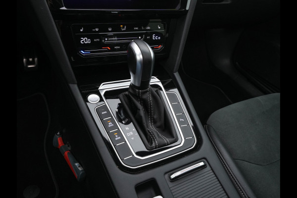 Volkswagen Arteon Shooting Brake 1.4 TSI eHybrid R-Line Business (Plug-in) {SoH-90%} (INCL-BTW) *PANO | LEATHER-ARTVELOURS | FULL-LED | CAMERA | ADAPTIVE-CRUISE | HEATED-SPORTSEATS | KEYLESS | NAVI-FULLMAP | PRIVACYGLASS | SHIFTPADDLES | DIGI-COCKPIT | TOWBAR | 18''ALU*