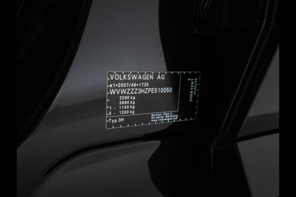 Volkswagen Arteon Shooting Brake 1.4 TSI eHybrid R-Line Business (Plug-in) {SoH-90%} (INCL-BTW) *PANO | LEATHER-ARTVELOURS | FULL-LED | CAMERA | ADAPTIVE-CRUISE | HEATED-SPORTSEATS | KEYLESS | NAVI-FULLMAP | PRIVACYGLASS | SHIFTPADDLES | DIGI-COCKPIT | TOWBAR | 18''ALU*