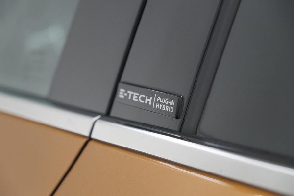 Renault Captur 1.6 E-Tech Plug-in Hybrid 160 Edition One | Trekhaak | BOSE Audio | Camera | 9.3 Inch Groot Scherm
