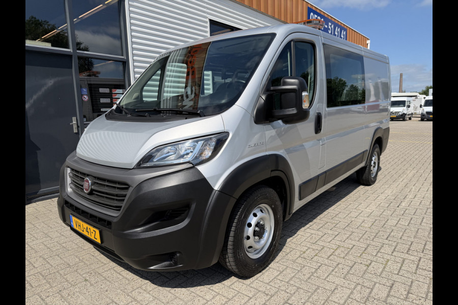 Fiat Ducato Maxi 35H 2.3 MultiJet L2H1 DC 5 persoons / trekhaak 3000 kg! / euro 6 / bpm vrij / zilver metallic / cruise en climate control / ingerichte laadruimte / lease vanaf €