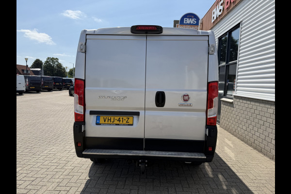 Fiat Ducato Maxi 35H 2.3 MultiJet L2H1 DC 5 persoons / trekhaak 3000 kg! / euro 6 / bpm vrij / zilver metallic / cruise en climate control / ingerichte laadruimte / lease vanaf €
