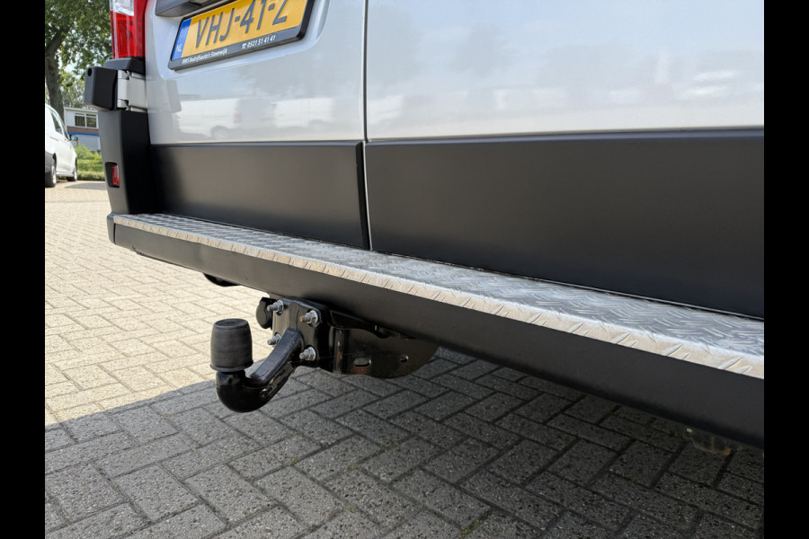 Fiat Ducato Maxi 35H 2.3 MultiJet L2H1 DC 5 persoons / trekhaak 3000 kg! / euro 6 / bpm vrij / zilver metallic / cruise en climate control / ingerichte laadruimte / lease vanaf €