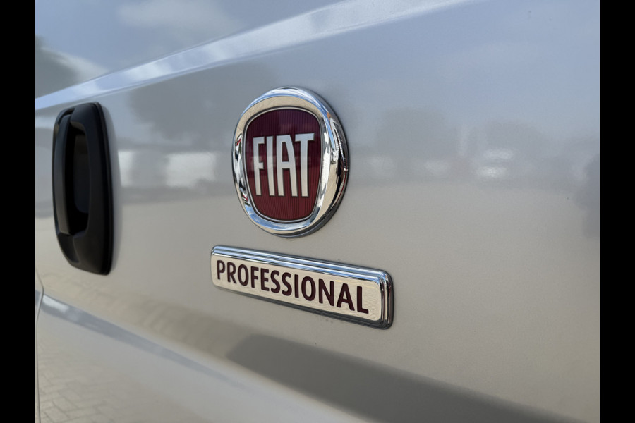 Fiat Ducato Maxi 35H 2.3 MultiJet L2H1 DC 5 persoons / trekhaak 3000 kg! / euro 6 / bpm vrij / zilver metallic / cruise en climate control / ingerichte laadruimte / lease vanaf €