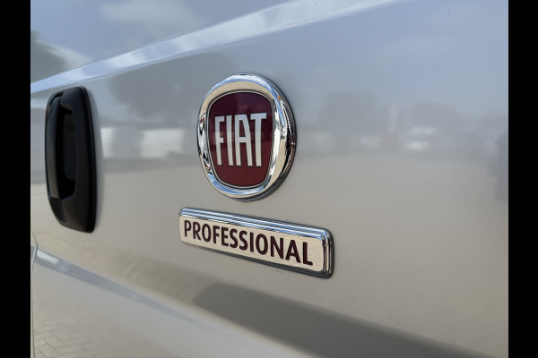 Fiat Ducato Maxi 35H 2.3 MultiJet L2H1 DC 5 persoons / trekhaak 3000 kg! / euro 6 / bpm vrij / zilver metallic / cruise en climate control / ingerichte laadruimte / lease vanaf €