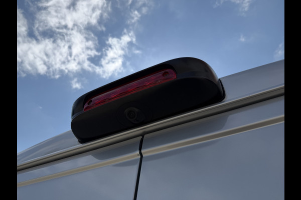 Fiat Ducato Maxi 35H 2.3 MultiJet L2H1 DC 5 persoons / trekhaak 3000 kg! / euro 6 / bpm vrij / zilver metallic / cruise en climate control / ingerichte laadruimte / lease vanaf €