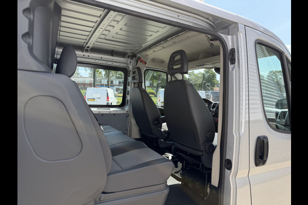 Fiat Ducato Maxi 35H 2.3 MultiJet L2H1 DC 5 persoons / trekhaak 3000 kg! / euro 6 / bpm vrij / zilver metallic / cruise en climate control / ingerichte laadruimte / lease vanaf €