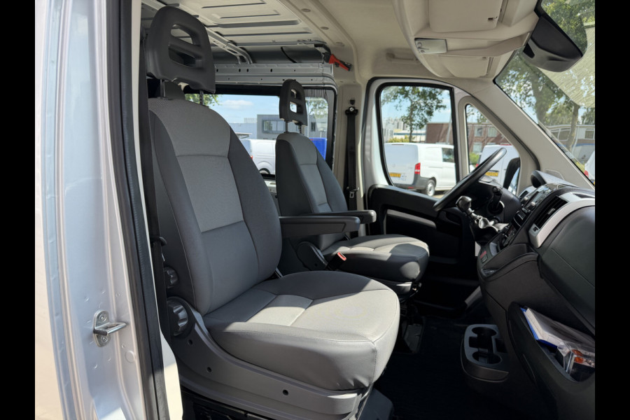 Fiat Ducato Maxi 35H 2.3 MultiJet L2H1 DC 5 persoons / trekhaak 3000 kg! / euro 6 / bpm vrij / zilver metallic / cruise en climate control / ingerichte laadruimte / lease vanaf €