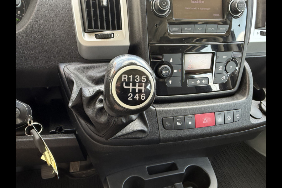 Fiat Ducato Maxi 35H 2.3 MultiJet L2H1 DC 5 persoons / trekhaak 3000 kg! / euro 6 / bpm vrij / zilver metallic / cruise en climate control / ingerichte laadruimte / lease vanaf €