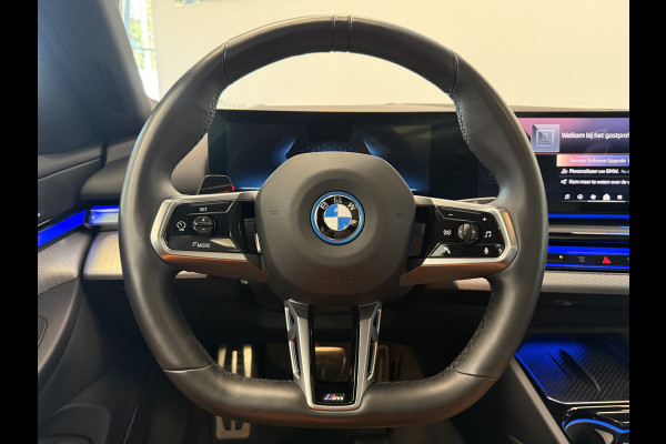 BMW i5 eDrive40 84 kWh Head-Up ACC PDC Trekhaak M-Sport Leder