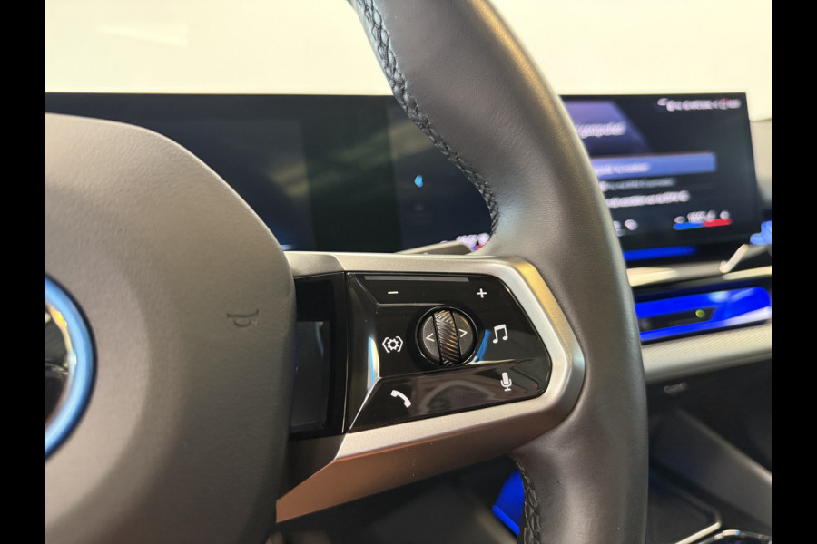 BMW i5 eDrive40 84 kWh Head-Up ACC PDC Trekhaak M-Sport Leder