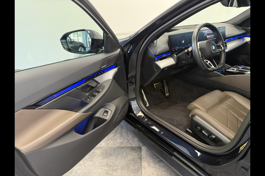 BMW i5 eDrive40 84 kWh Head-Up ACC PDC Trekhaak M-Sport Leder