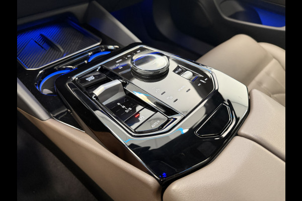 BMW i5 eDrive40 84 kWh Head-Up ACC PDC Trekhaak M-Sport Leder