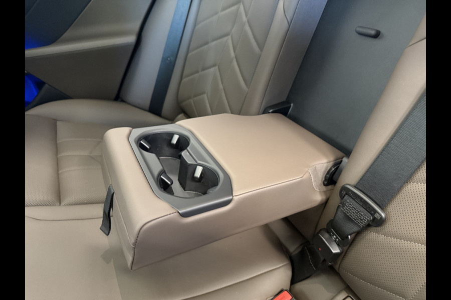BMW i5 eDrive40 84 kWh Head-Up ACC PDC Trekhaak M-Sport Leder