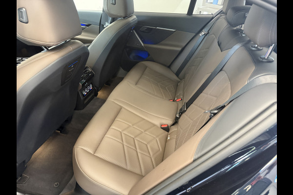 BMW i5 eDrive40 84 kWh Head-Up ACC PDC Trekhaak M-Sport Leder
