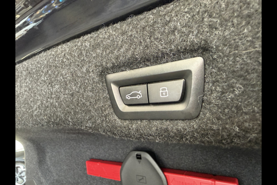BMW i5 eDrive40 84 kWh Head-Up ACC PDC Trekhaak M-Sport Leder