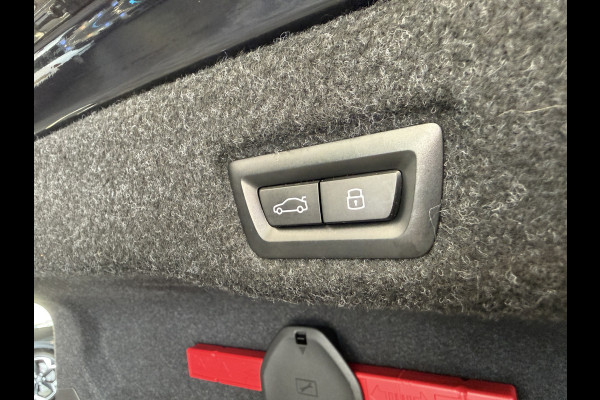 BMW i5 eDrive40 84 kWh Head-Up ACC PDC Trekhaak M-Sport Leder