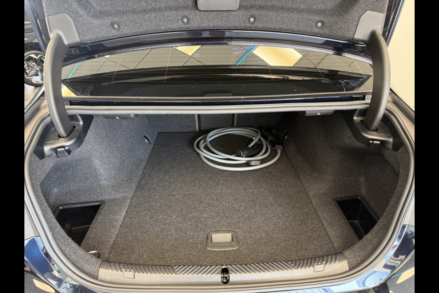 BMW i5 eDrive40 84 kWh Head-Up ACC PDC Trekhaak M-Sport Leder
