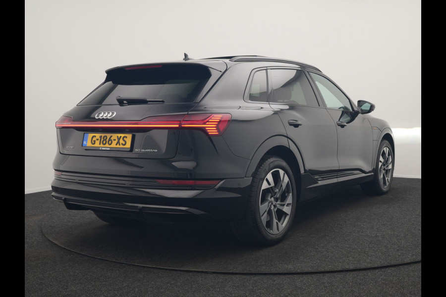 Audi e-tron E-Tron 50 Quattro S Line 71 kWh 313pk | Panodak | Luchtvering | Adaptive Cruise | Alcantara Sportstoelen Memory & Verwarmd | Apple Carplay | Navigatie | 20"L.M |