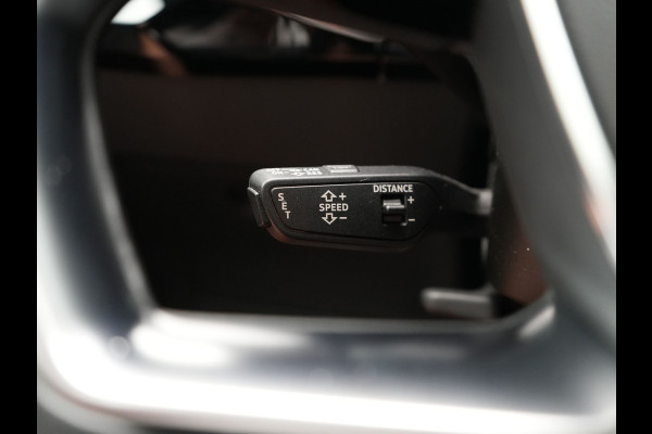 Audi e-tron E-Tron 50 Quattro S Line 71 kWh 313pk | Panodak | Luchtvering | Adaptive Cruise | Alcantara Sportstoelen Memory & Verwarmd | Apple Carplay | Navigatie | 20"L.M |