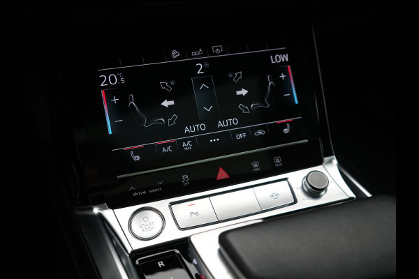 Audi e-tron E-Tron 50 Quattro S Line 71 kWh 313pk | Panodak | Luchtvering | Adaptive Cruise | Alcantara Sportstoelen Memory & Verwarmd | Apple Carplay | Navigatie | 20"L.M |