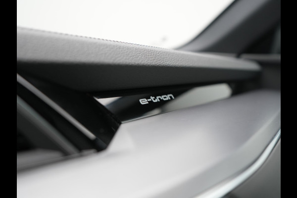 Audi e-tron E-Tron 50 Quattro S Line 71 kWh 313pk | Panodak | Luchtvering | Adaptive Cruise | Alcantara Sportstoelen Memory & Verwarmd | Apple Carplay | Navigatie | 20"L.M |