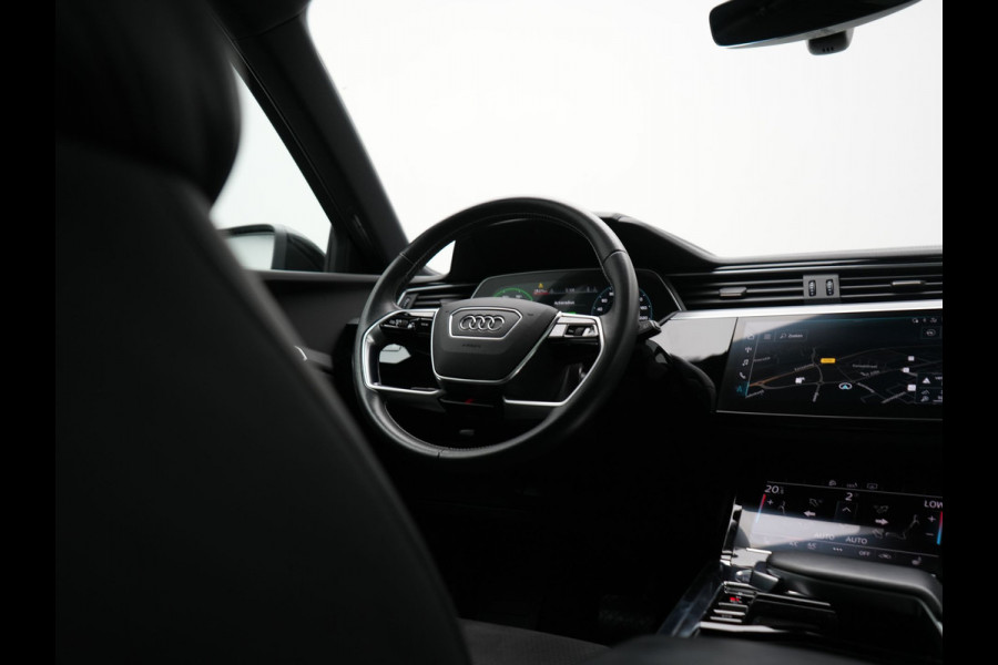 Audi e-tron E-Tron 50 Quattro S Line 71 kWh 313pk | Panodak | Luchtvering | Adaptive Cruise | Alcantara Sportstoelen Memory & Verwarmd | Apple Carplay | Navigatie | 20"L.M |