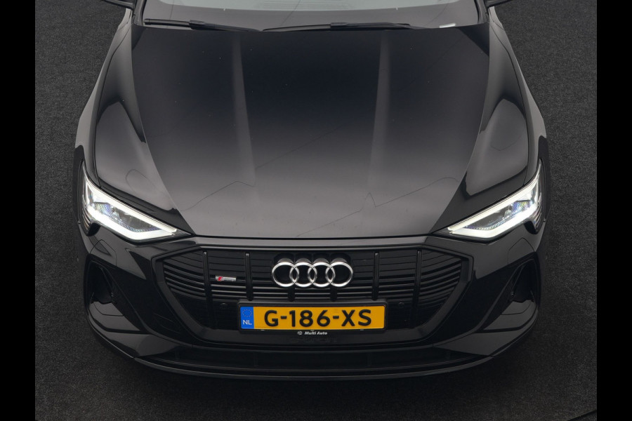 Audi e-tron E-Tron 50 Quattro S Line 71 kWh 313pk | Panodak | Luchtvering | Adaptive Cruise | Alcantara Sportstoelen Memory & Verwarmd | Apple Carplay | Navigatie | 20"L.M |