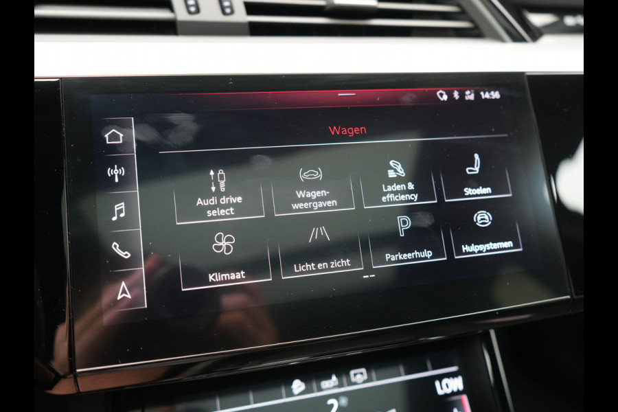 Audi e-tron E-Tron 50 Quattro S Line 71 kWh 313pk | Panodak | Luchtvering | Adaptive Cruise | Alcantara Sportstoelen Memory & Verwarmd | Apple Carplay | Navigatie | 20"L.M |