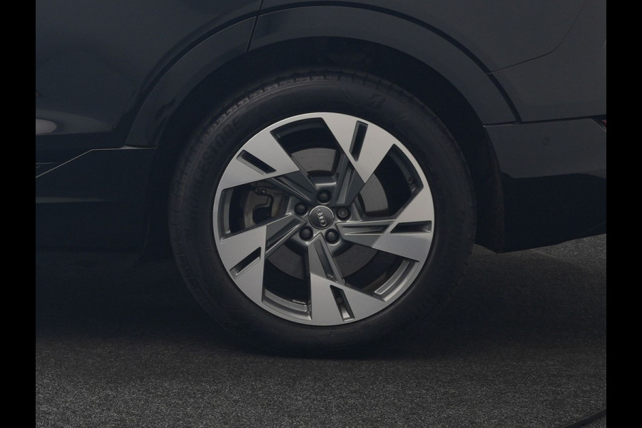 Audi e-tron E-Tron 50 Quattro S Line 71 kWh 313pk | Panodak | Luchtvering | Adaptive Cruise | Alcantara Sportstoelen Memory & Verwarmd | Apple Carplay | Navigatie | 20"L.M |