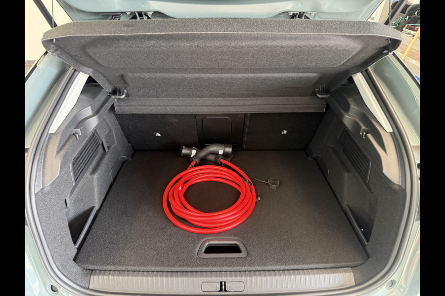 Citroën Ë-C4 Max 156pk Extended range 54 kWh ACC PDC Blindspot Carplay 24 Maanden garantie* (Vraag naar de voorwaarden)