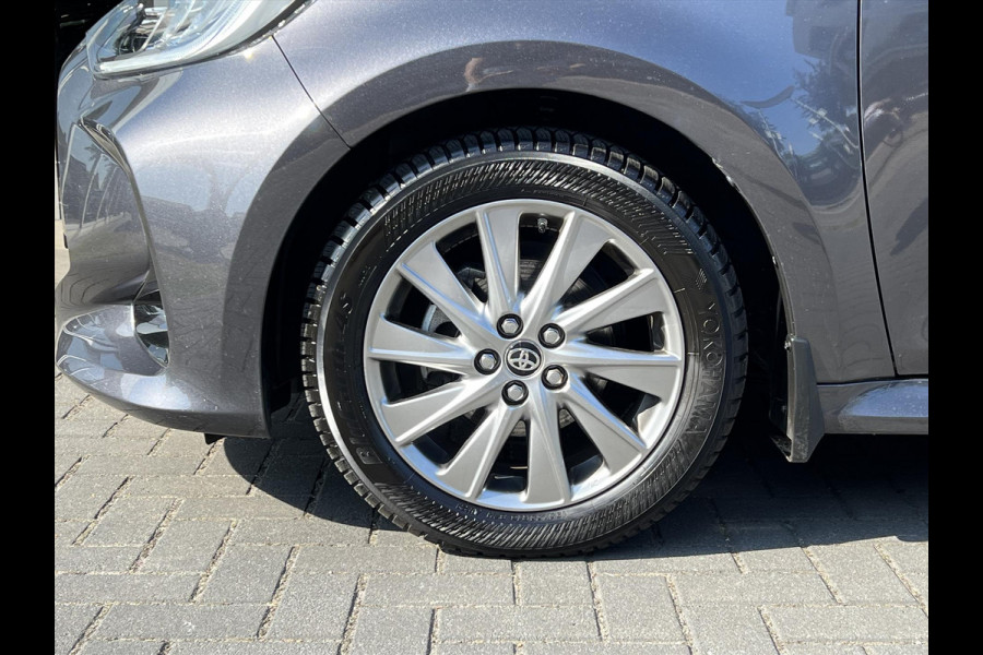 Toyota Yaris 1.5 VVT-i 125pk Dynamic | Stoel + stuurverwarming, Climate control, Adaptieve cruise control, Lichtmetalen velgen