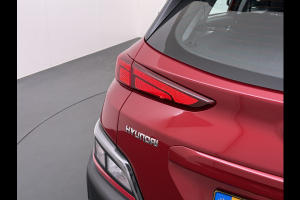 Hyundai Kona 1.6GDI HEV Hybride Autom. Trekhaak Adap.Cruise Camera Apple Carplay Android Auto Navi Ecc Pdc Comfort Smart Led Lmv 16" DAB Krell®-Audio Lane Assist Isofix Rijstrooksensor 1.300KG Trekgewicht 1e Eigenaar Origineel Nederlandse Auto