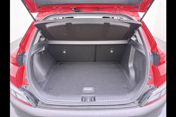Hyundai Kona 1.6GDI HEV Hybride Autom. Trekhaak Adap.Cruise Camera Apple Carplay Android Auto Navi Ecc Pdc Comfort Smart Led Lmv 16" DAB Krell®-Audio Lane Assist Isofix Rijstrooksensor 1.300KG Trekgewicht 1e Eigenaar Origineel Nederlandse Auto