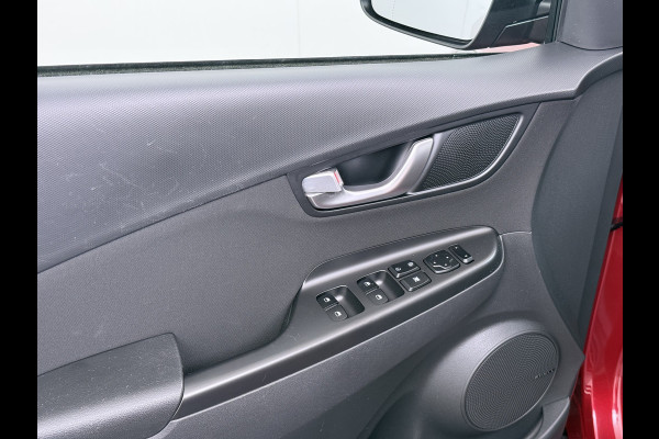 Hyundai Kona 1.6GDI HEV Hybride Autom. Trekhaak Adap.Cruise Camera Apple Carplay Android Auto Navi Ecc Pdc Comfort Smart Led Lmv 16" DAB Krell®-Audio Lane Assist Isofix Rijstrooksensor 1.300KG Trekgewicht 1e Eigenaar Origineel Nederlandse Auto
