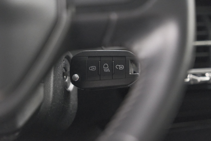 Peugeot 208 PureTech 100 Blue Lease Allure | Navigatie | Apple Carplay | Stoelverwarming