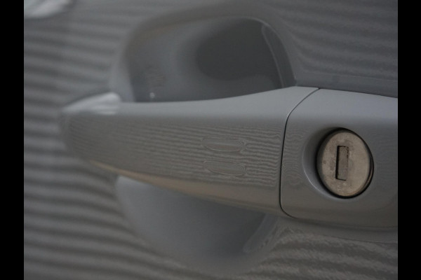 Peugeot e-2008 EV GT Avantage 54 kWh 360 camera
