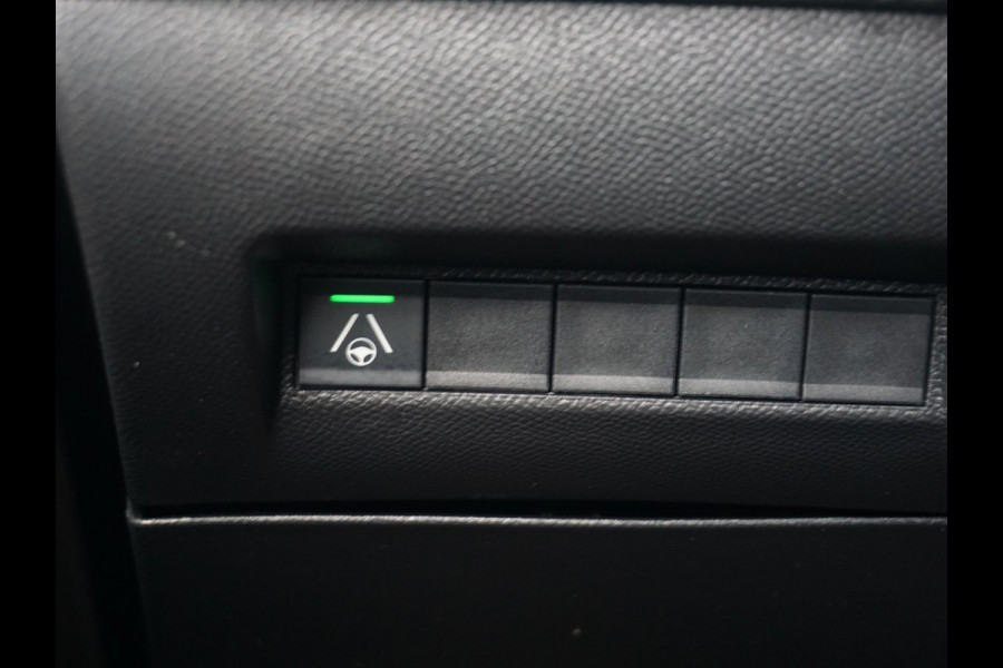 Peugeot e-2008 EV GT Avantage 54 kWh 360 camera