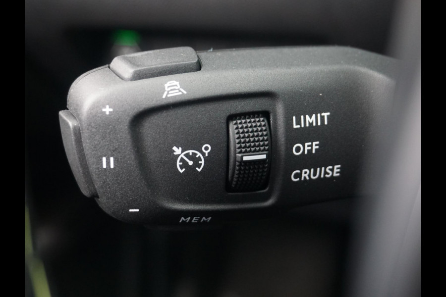 Peugeot e-2008 EV GT Avantage 54 kWh 360 camera