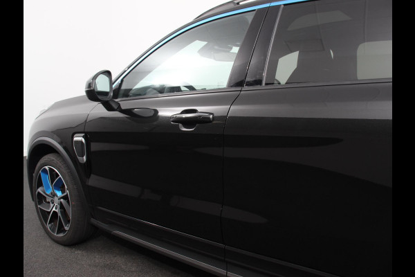 Lynk & Co 01 1.5 192KW PHEV Panoramadak Navigatie Apple Carplay/ Android Auto Camera Parkeersensoren Adaptive Cruise Control Memory stoelen verwarmbaar Full Led Climate Control Lichtmetalen velgen