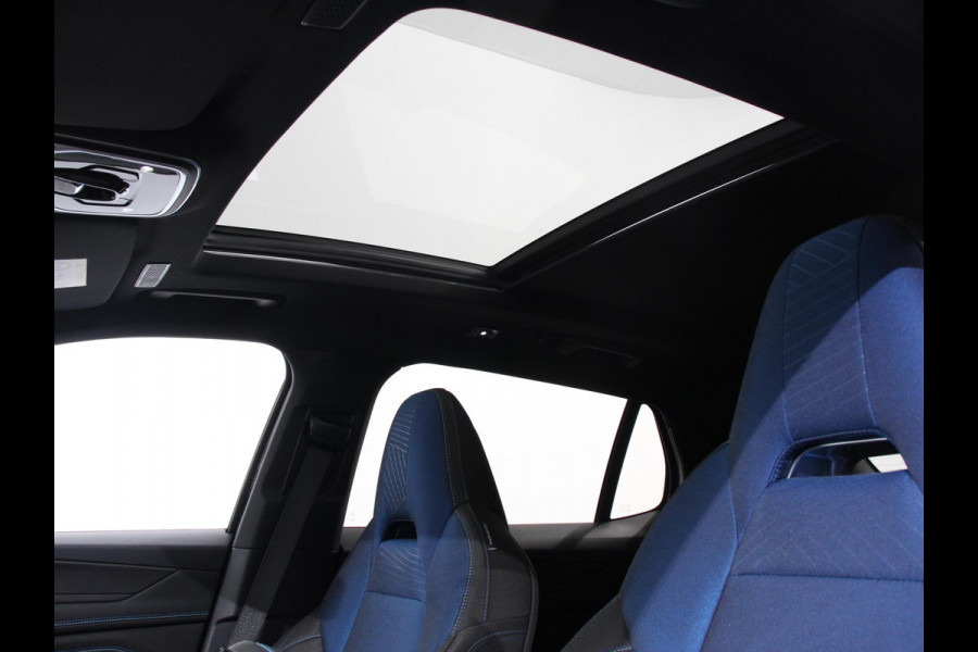 Lynk & Co 01 1.5 192KW PHEV Panoramadak Navigatie Apple Carplay/ Android Auto Camera Parkeersensoren Adaptive Cruise Control Memory stoelen verwarmbaar Full Led Climate Control Lichtmetalen velgen